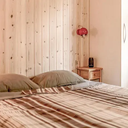 In With Sauna